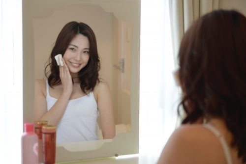 美容鍼で肌質改善、化粧水の浸透力アップ!その理由を解説